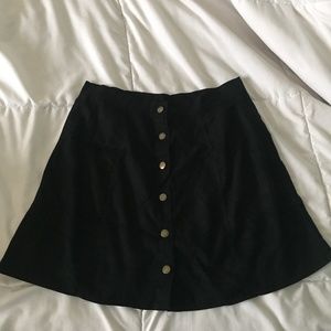 Black button line skirt